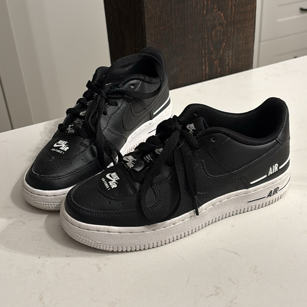 Nike Air Force 1 Low
Double Air Low Black White